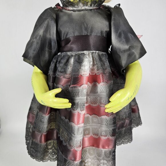 Haunted Doll Girl OOAK Artist Hand Painted Scary Spooky Halloween Porcelain 20" - Picture 3 of 11